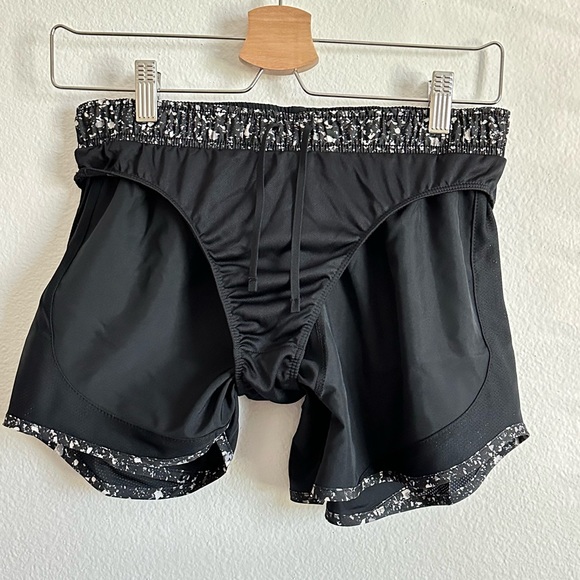 NWT Nike Black White Women’s Dri-FIT Elastic Waist Athletic Shorts Size S - Picture 5 of 9
